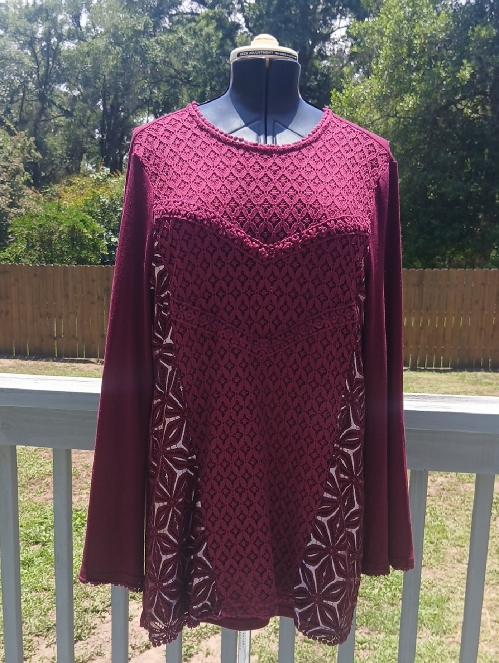 Women's Lace-Detail Tunic Top in Burgundy